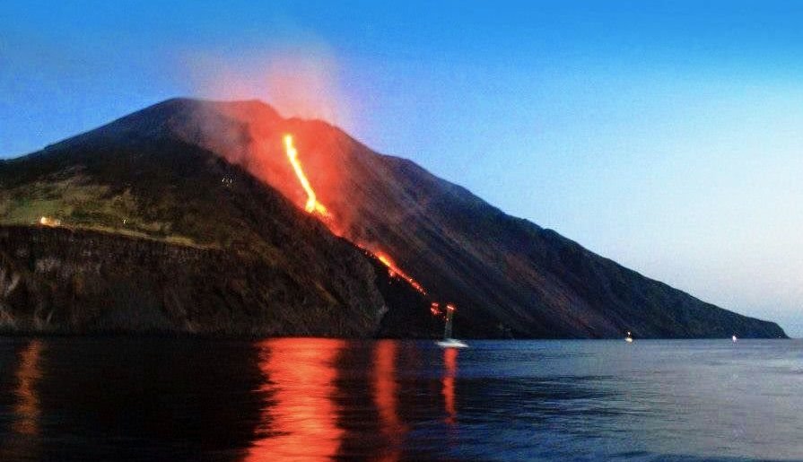 Nuovo Trabocco Lavico Dallo Stromboli Lasiciliaweb