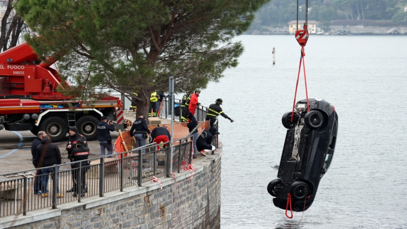 Auto Finisce Nel Lago Di Como Due Morti Annegati Lasiciliaweb