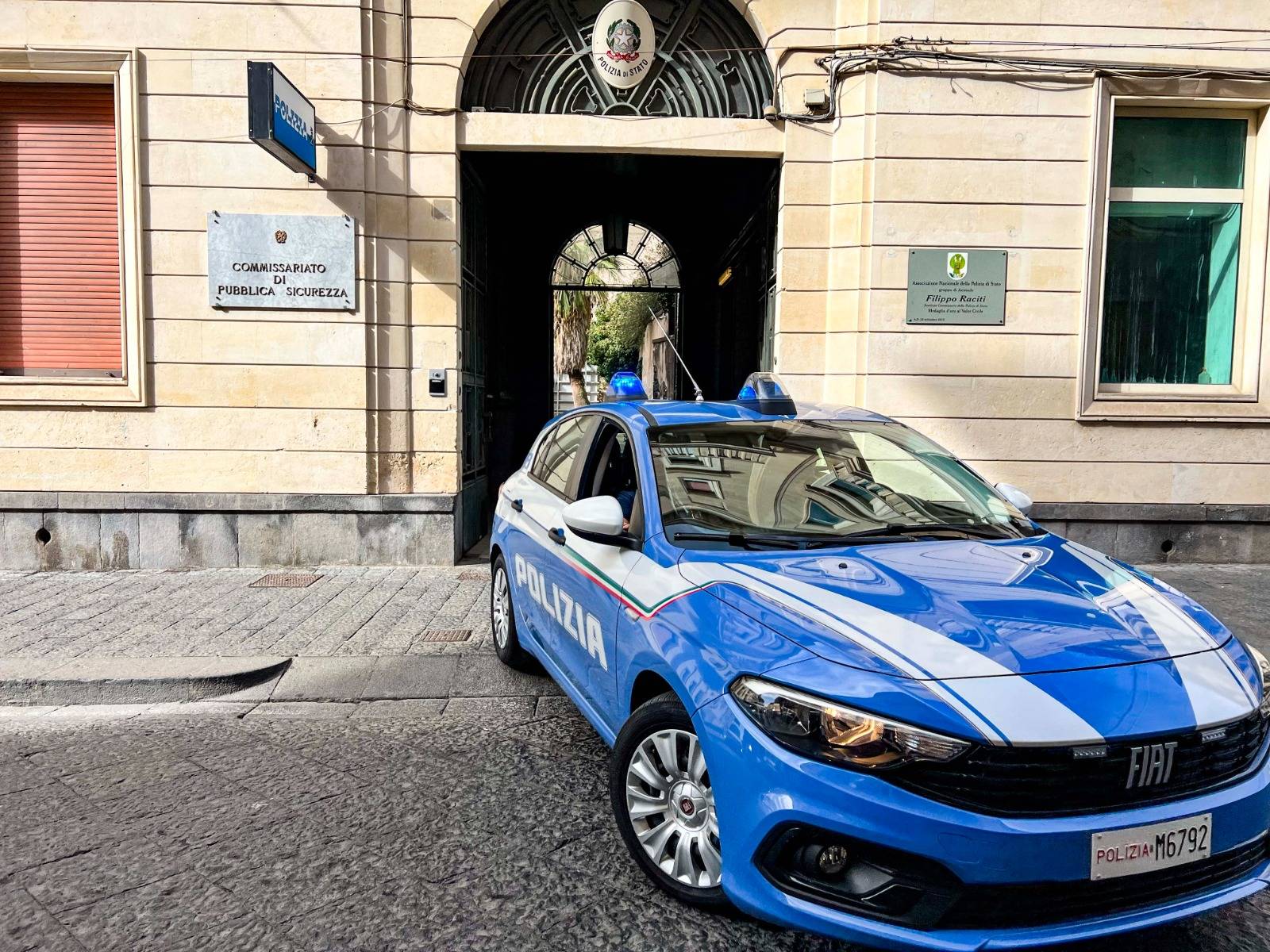 ACIREALE-LA-POLIZIA-DI-STATO-ARRESTA-UN-UOMO-IN-ESECUZIONE-DI-UNA-CONDANNA-DEFINITIVA.jpg