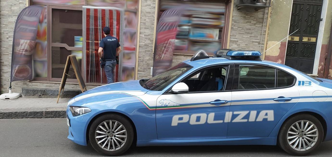 AGGREDISCE-E-FERISCE-IL-TITOLARE-DI-UNATTIVITA-COMMERCIALE-PER-TORTELLINI-RITENUTI-SCADUTI-ARRESTATO-DALLA-POLIZIA-41ENNE-DI-ADRANO.jpg