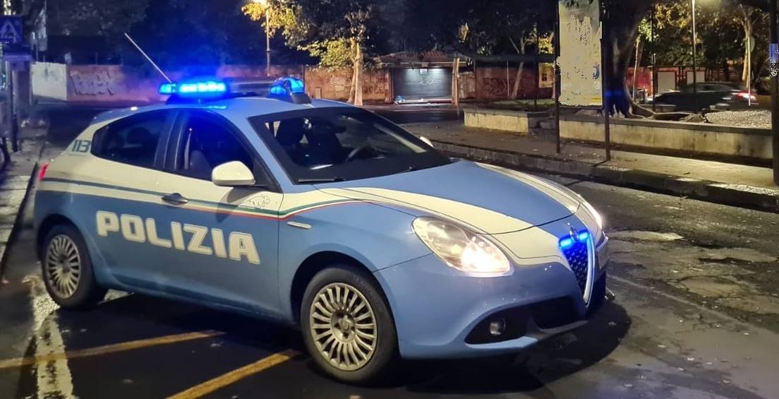 ARMATO-DI-CHIODI-MOLESTA-E-MINACCIA-I-PASSANTI-35ENNE-DENUNCIATO-DALLA-POLIZIA-DI-STATO-1-1.jpg