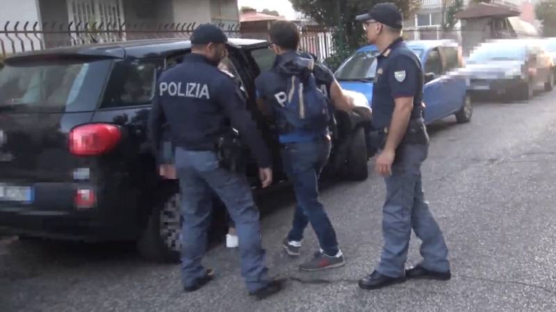 ARRESTI-POLIZIA.jpg