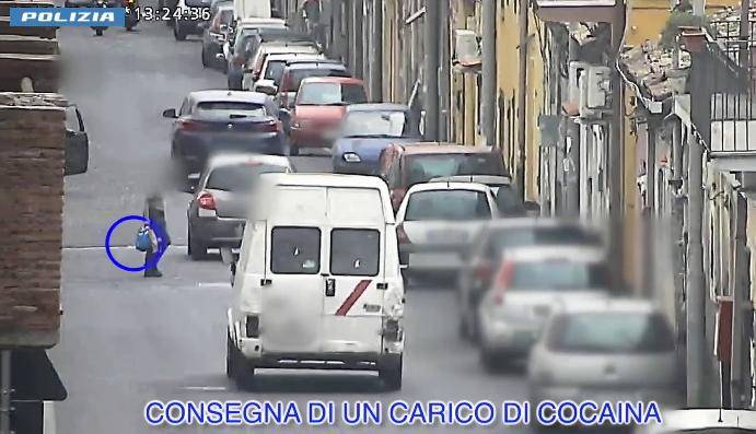 CONSEGNA-DROGA.jpg