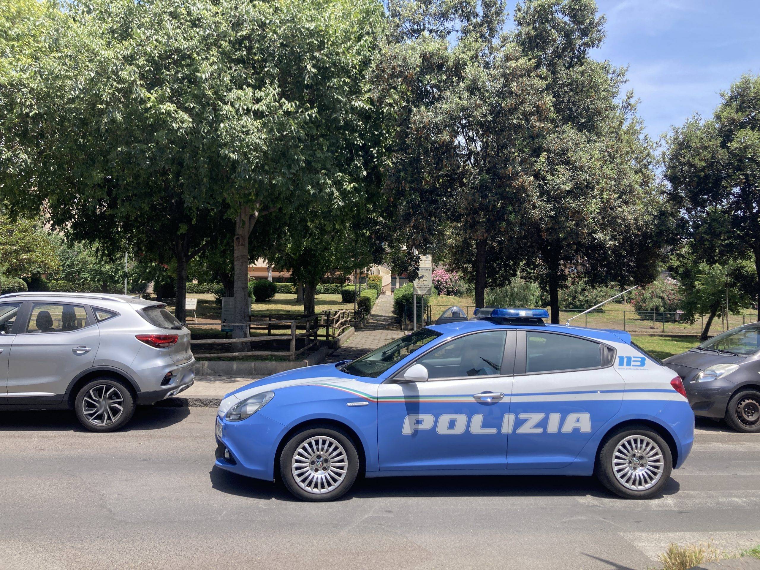 CONTINUA-IL-PUGNO-DURO-DELLA-POLIZIA-DI-STATO-CONTRO-I-PARCHEGGIATORI-ABUSIVI-2-scaled.jpg