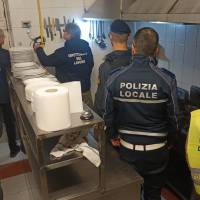 CONTROLLI-STRAORDINARI-DELLA-POLIZIA-DI-STATO-A-S.-CRISTOFORO-2-1.jpg