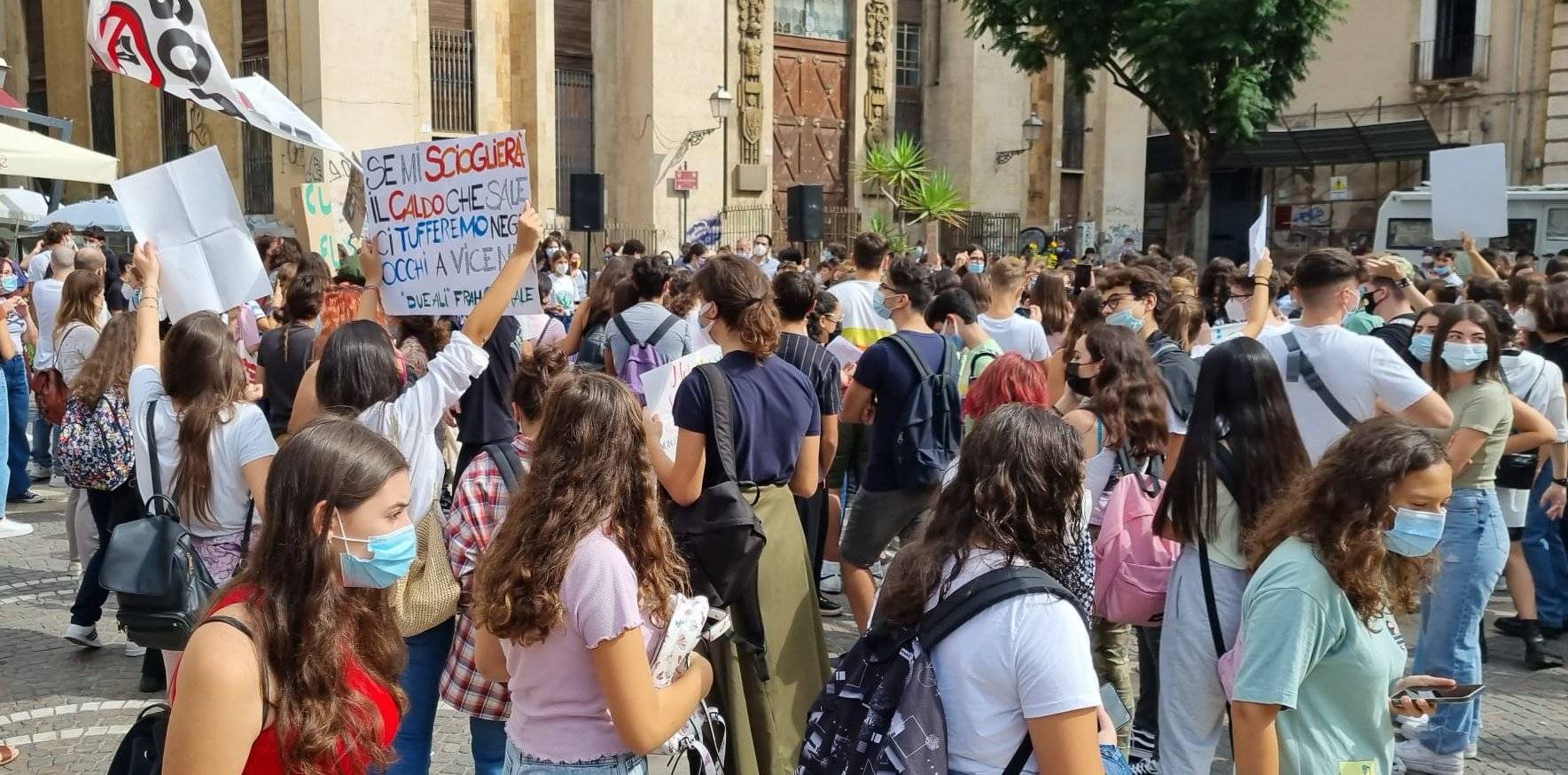 Catania-manifestazione-sul-clima.jpeg