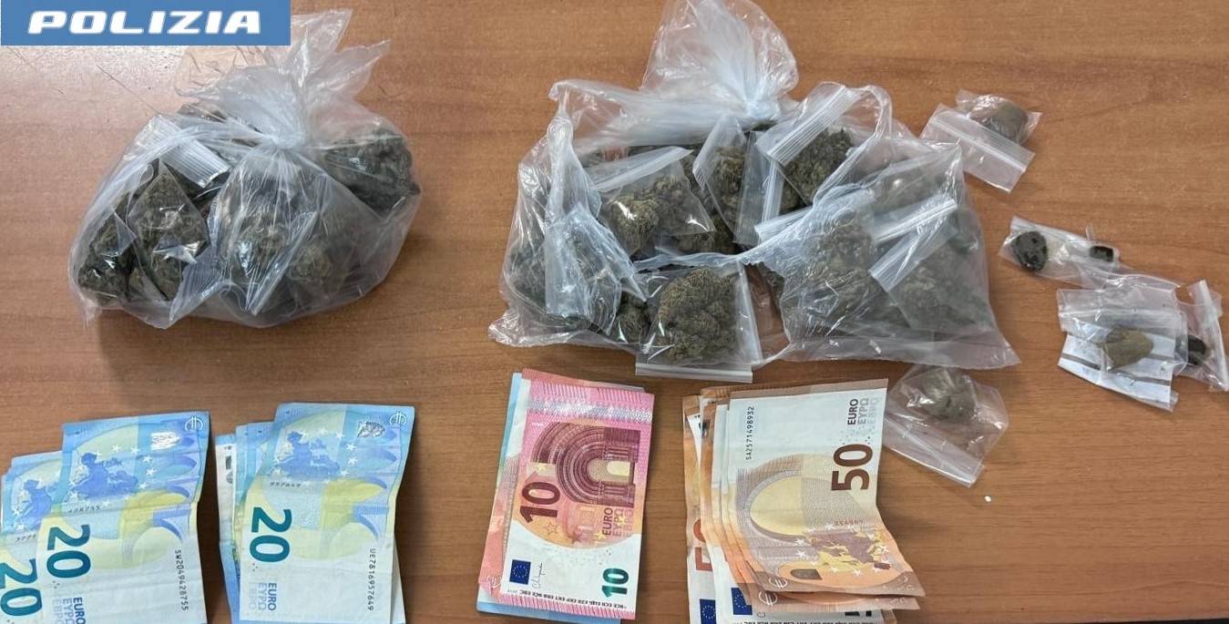 DOSI-DI-HASHISH-E-MARIJUANA-NEL-BORSELLO-PRONTE-PER-ESSERE-SPACCIATE-ARRESTATI-DUE-GIOVANI-PUSHER-CATANESI.jpg