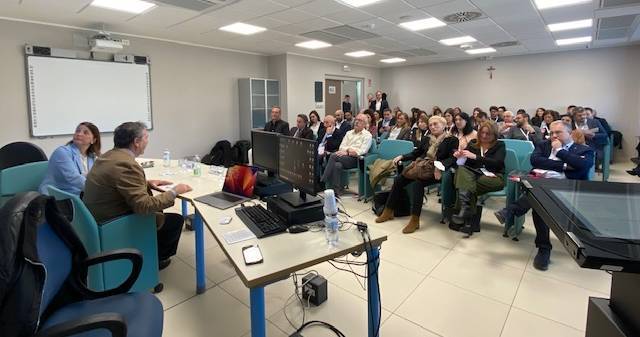 FOTO-SALA-DAL-TAVOLO-EVENTO-NEFROLOGIA-1.jpg