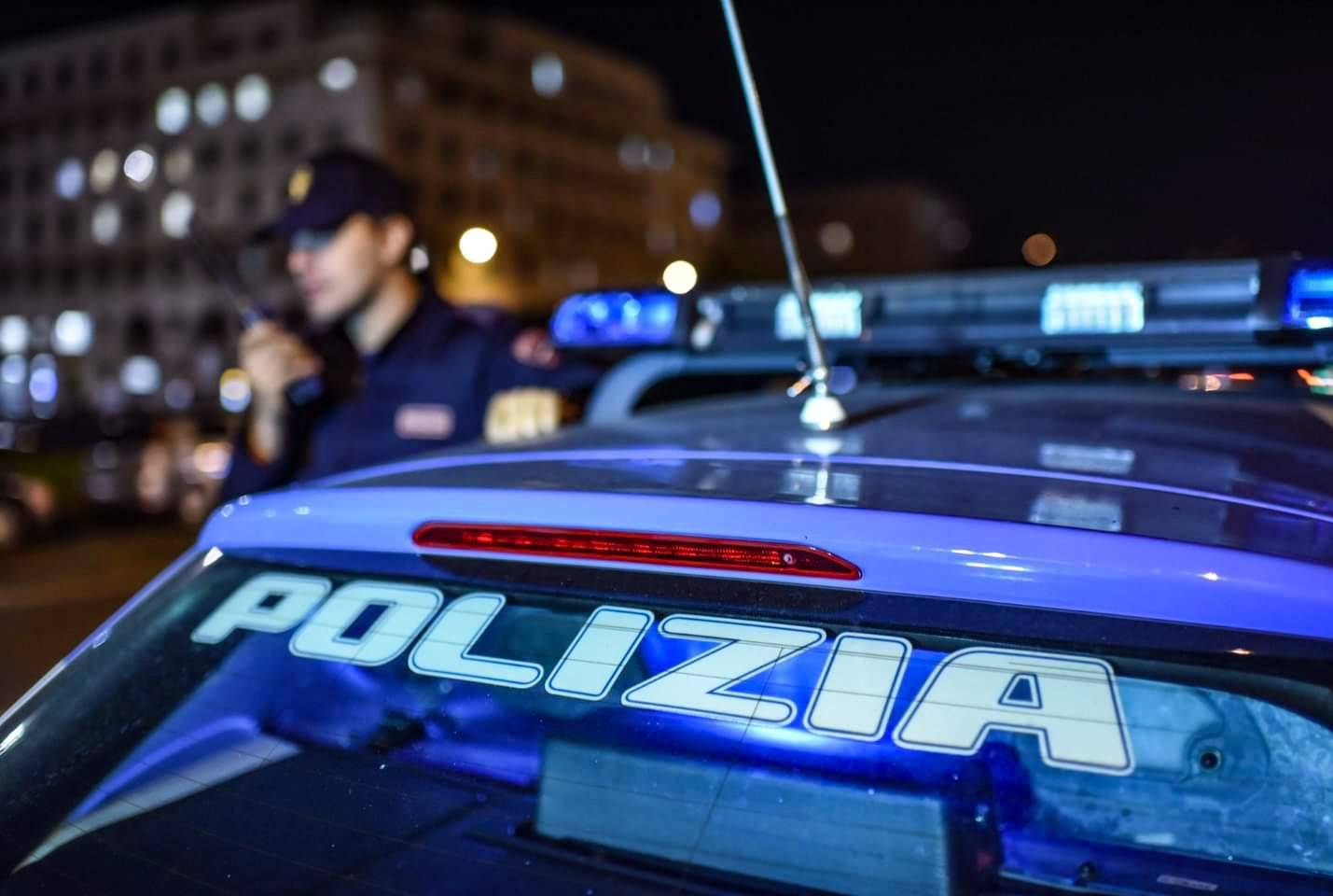 LA-POLIZIA-DI-STATO-ARRESTA-EVASO-NONOSTANTE-LA-FUGA-E-LA-RESISTENZA-PER-ELUDERE-IL-CONTROLLO-LUOMO-CON-IL-VOLTO-TRAVISATO-VIAGGIAVA-A-BORDO-DI-UNAUTO-RUBATA.jpg