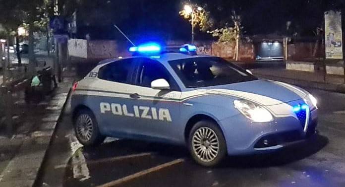 LO-ATTIRA-IN-UN-VICOLO-PER-RAPINARLO-CON-UN-COMPLICE-44ENNE-ARRESTATA-DALLA-POLIZIA-DI-STATO.jpg