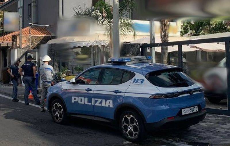 OPERAZIONE-DELLA-POLIZIA-DI-STATO-SCOPERTO-UN-AUTONOLEGGIO-ALLACCIATO-ABUSIVAMENTE-ALLA-RETE-ELETTRICA-MULTATI-AUTOMOBILISTI-INDISCIPLINATI-SANZIONI-PER-30-MILA-EURO-2.jpg