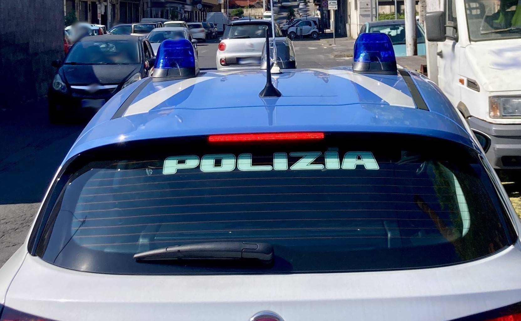 PLURIPREGIUDICATO-AGLI-ARRESTI-DOMICILIARI-BECCATO-IN-STRADA-A-SAN-CRISTOFORO-ARRESTATO-DALLA-POLIZIA-DI-STATO-DOPO-UN-INSEGUIMENTO.jpg