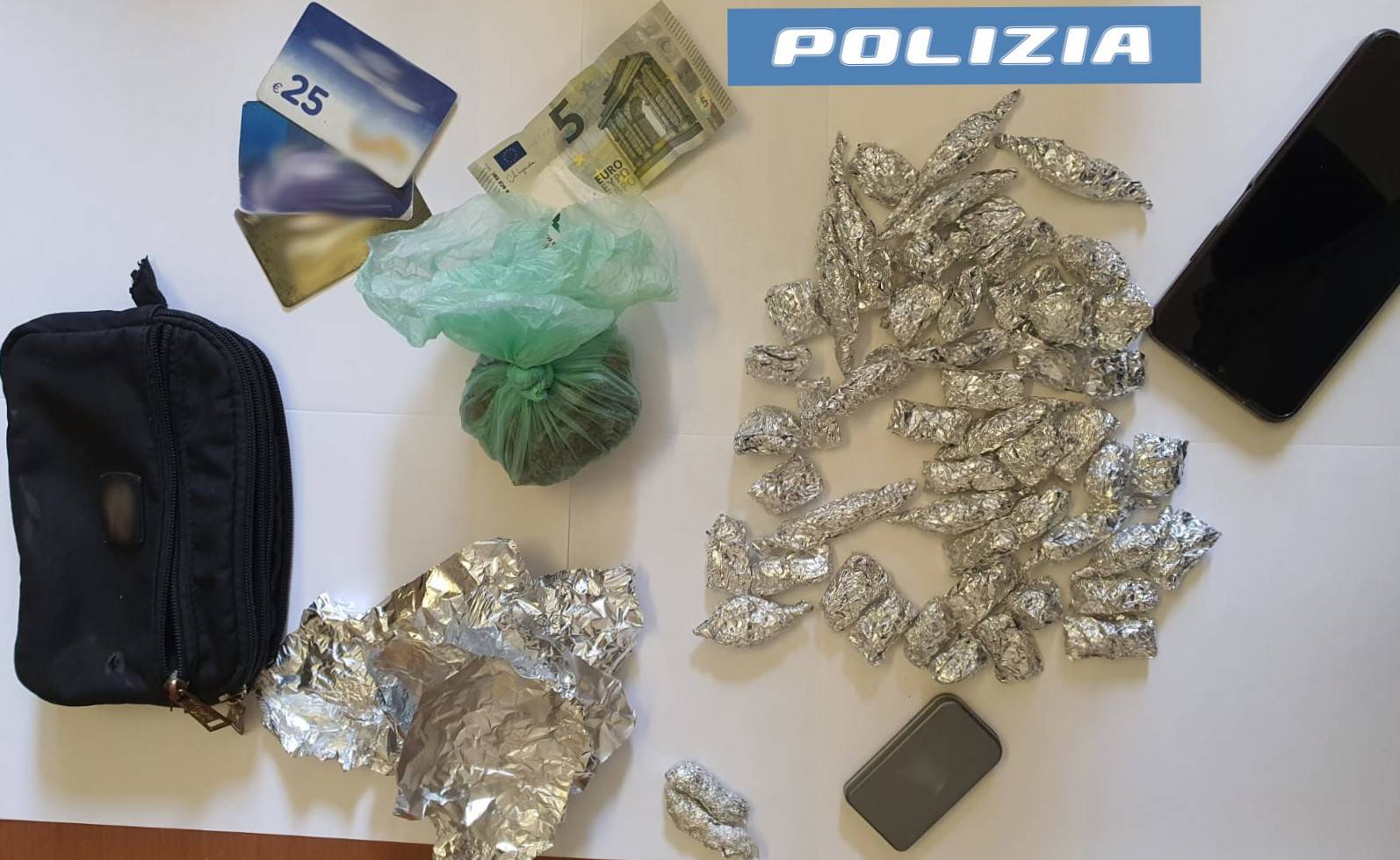 PREGIUDICATO-24ENNE-ARRESTATO-DALLA-POLIZIA-DI-STATO-PER-SPACCIO.jpg