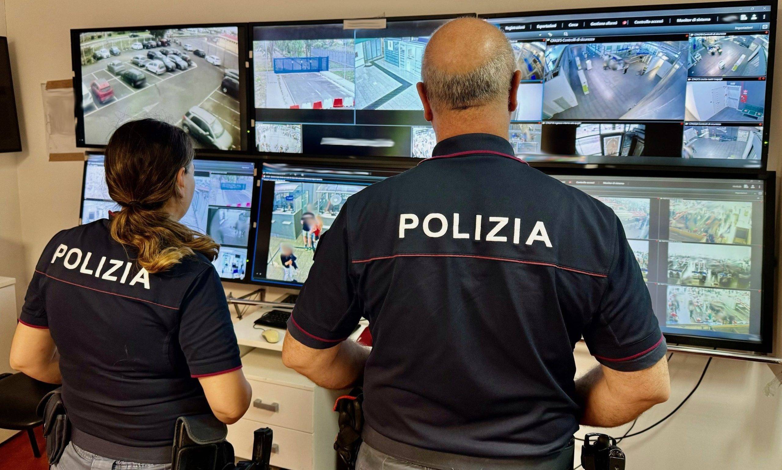 RUBA-PARTI-DI-UNAUTO-IN-SOSTA-IN-AEROPORTO-50ENNE-DENUNCIATO-DALLA-POLIZIA-DI-STATO-scaled.jpg