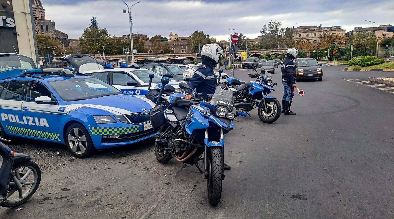 SCAPPA-AD-UN-POSTO-DI-CONTROLLO-29ENNE-DENUNCIATO-DALLA-POLIZIA-DI-STATO-2.jpg