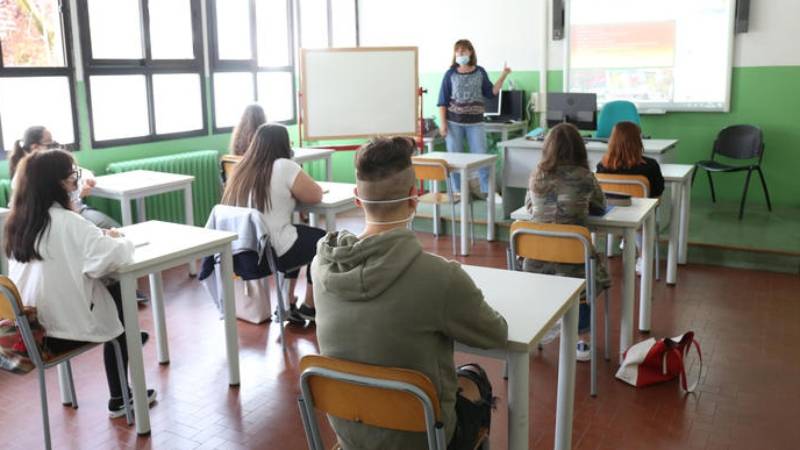 SCUOLA-2.jpg