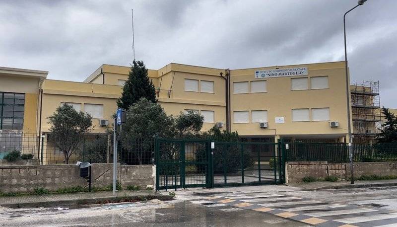 SCUOLA-MARTOGLIO.jpg