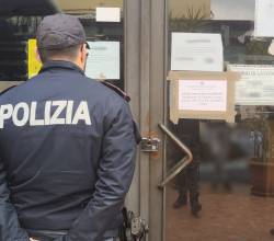 SOSPESA-DALLA-POLIZIA-DI-STATO-LATTIVITA-DI-UN-CHIOSCO-BAR-DI-VIA-DEI-CALICI-A-SAN-GIORGIO-RITENUTO-ABITUALE-RITROVO-DI-PREGIUDICATI.jpg