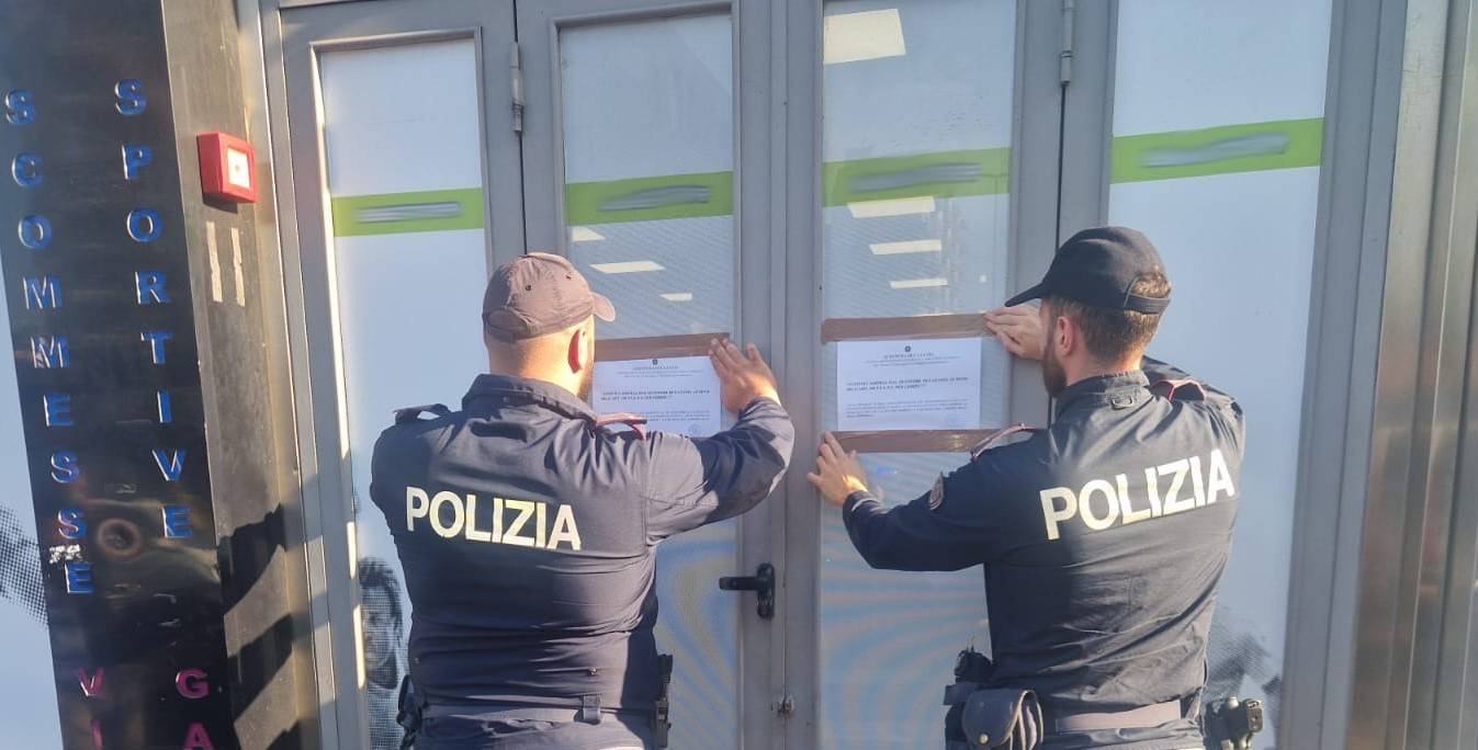 SOSPESA-DALLA-POLIZIA-DI-STATO-LATTIVITA-DI-UNA-SALA-SCOMMESSE-DI-VIALE-M.-RAPISARDI-ERA-RITROVO-ABITUALE-DI-PREGIUDICATI.jpg