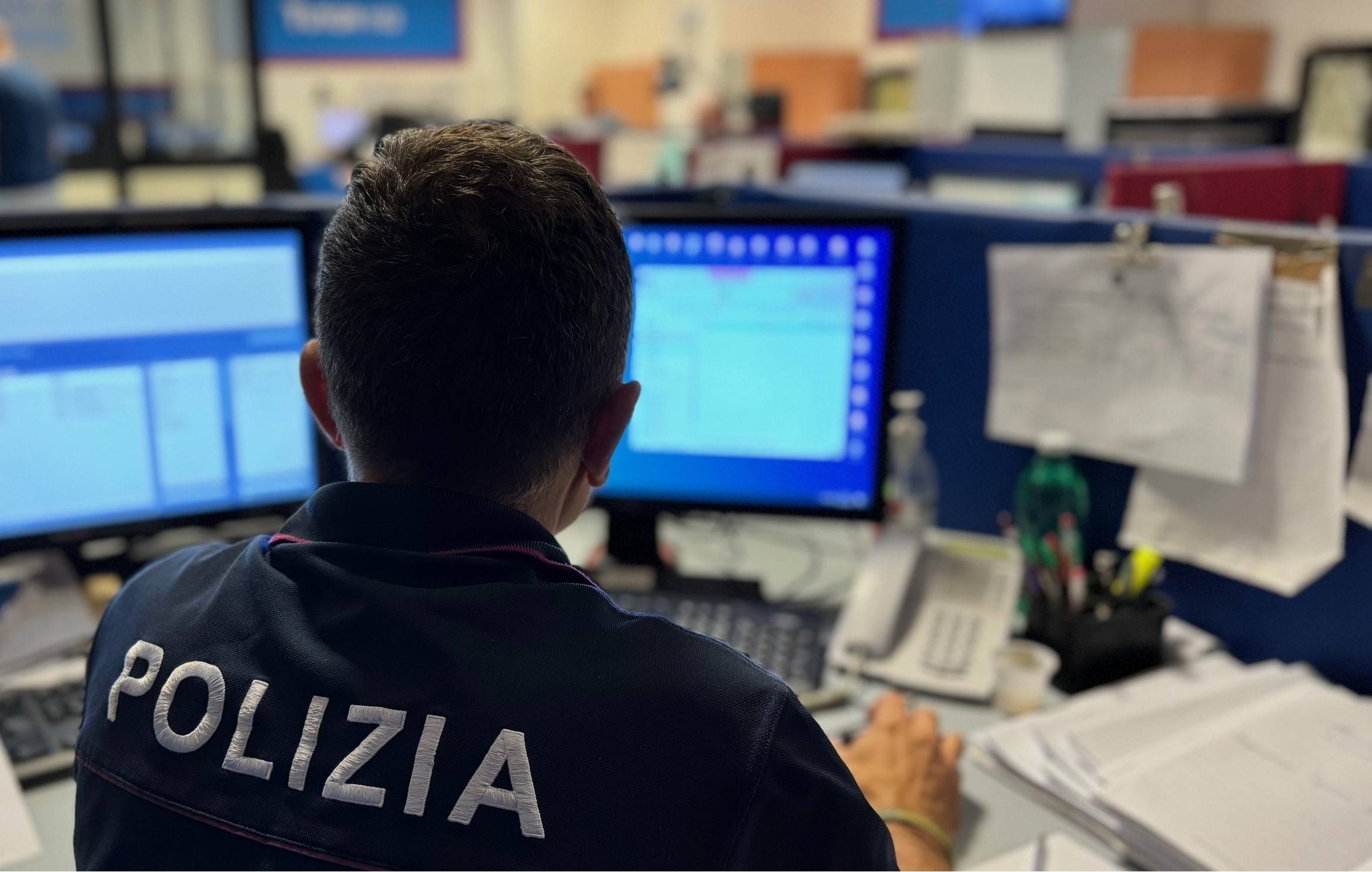 TROVATO-CON-UN-TELEFONO-RUBATO-IN-TASCA.-LA-POLIZIA-DI-STATO-LO-DENUNCIA-PER-RICETTAZIONE.jpg