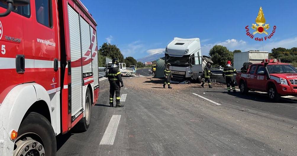 Vigili-del-fuoco-tangenziale-di-Catania.jpg