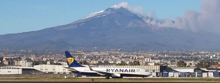 aeroporto-catania-etna-eruzione1.jpg