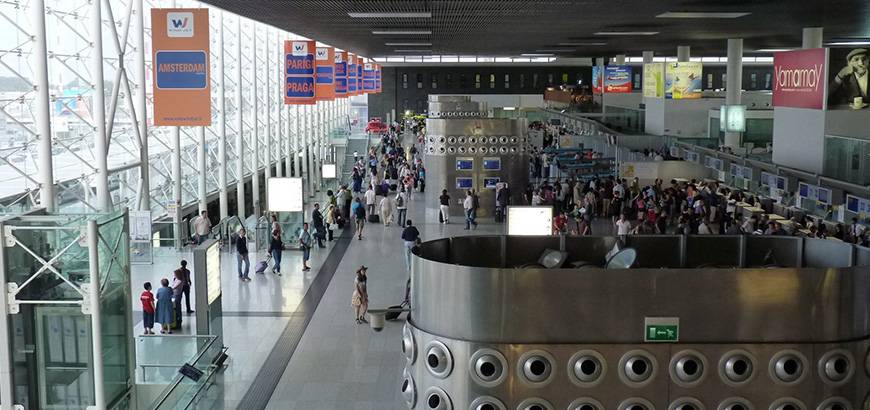 aeroporto_di_catania_fontanarossa_Flickr_luigistrano-3.jpg