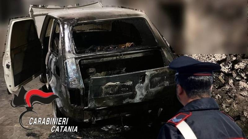 auto-incendiata.jpg