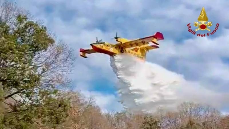 canadair.jpg