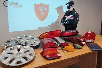 carabinieri-Catania-auto-smontate.jpg