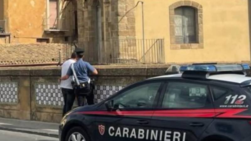 carabinieri-caltagirone.jpg