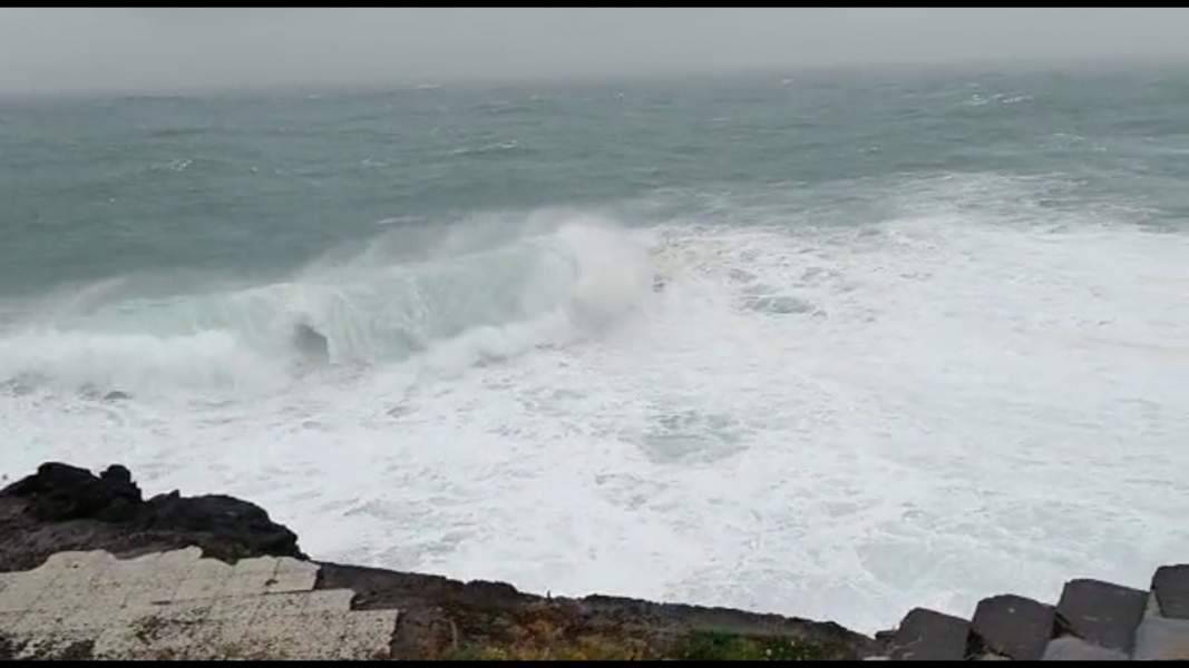 catania-il-mare-fa-paura.jpg