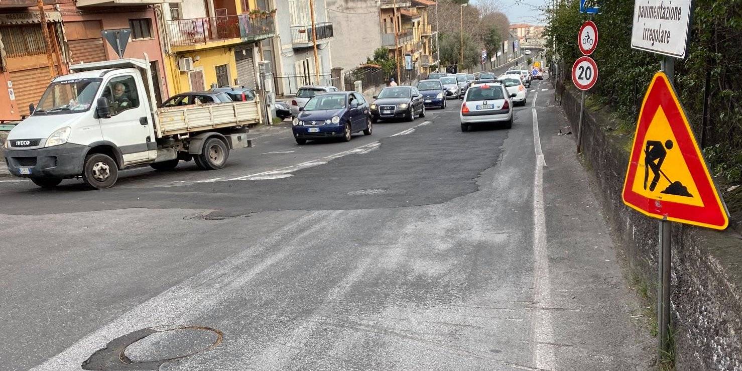 gravina-di-catania-via-etnea.jpg