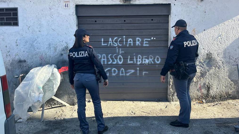 la-polizia-chiude-e-sequestra-officina-1.jpg