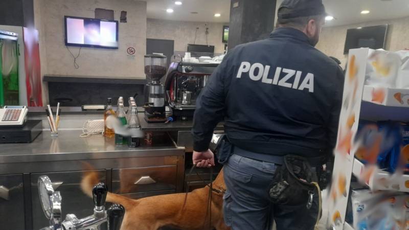 polizia-chiosco.jpg