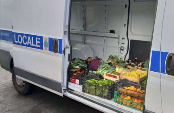 polizia-municipale-sequestro-frutta.jpeg