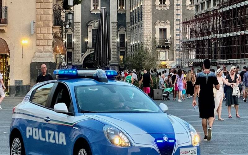 polizia-piazza-duomo.jpg