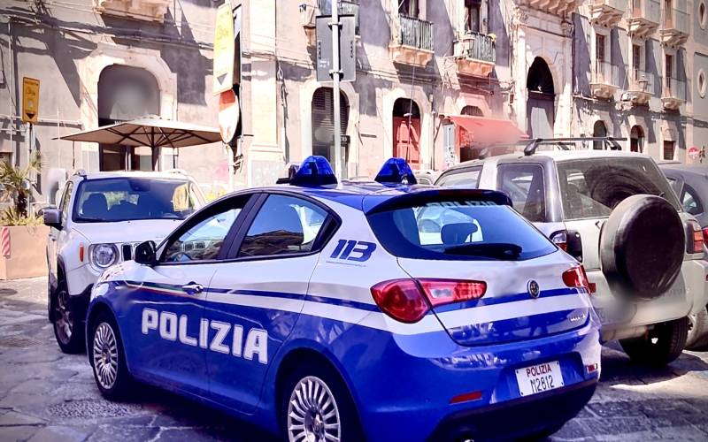 polizia-piazza-manganelli.jpg