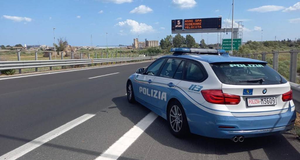 polizia-stradale-1.jpg