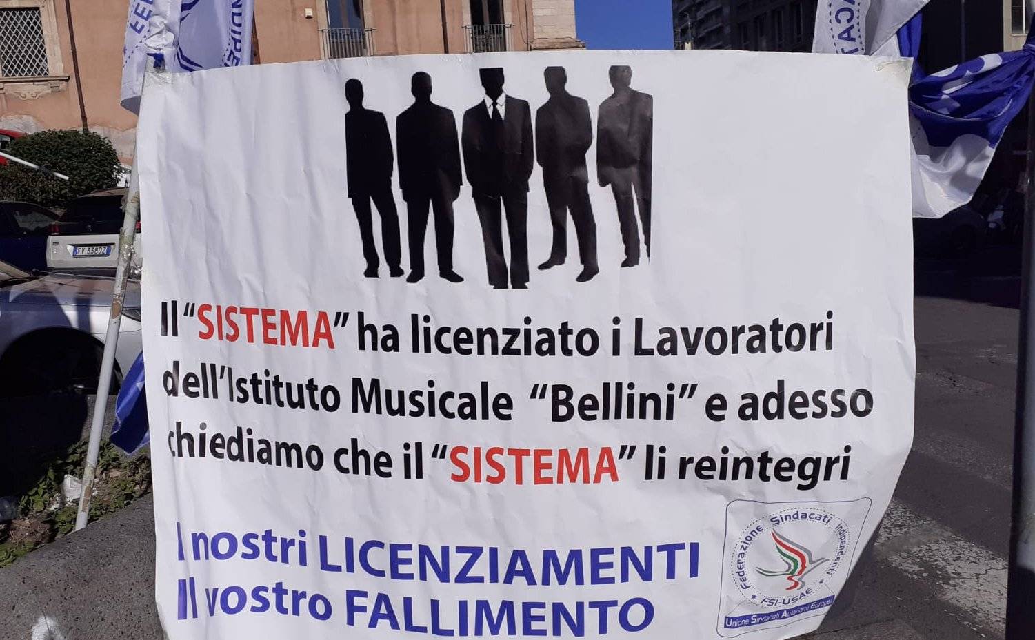 protesta-licenziamenti-lavoratori-bellini.jpg